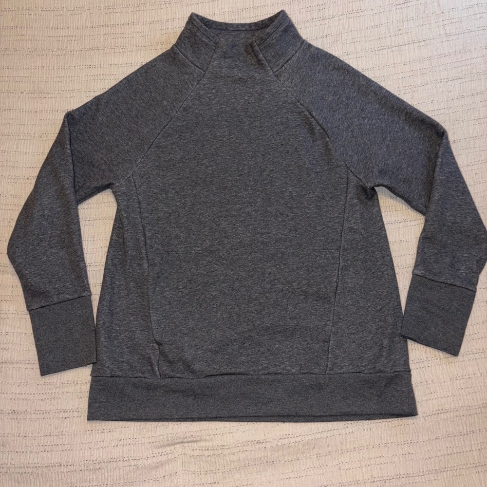 Fabletics Womens Large Gray Mock Neck Raglan Sweatshirt Thumbholes Athleisure